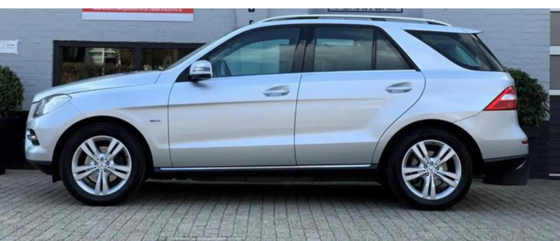 Mercedes-Benz ML 350 bluetec Grijs - 2