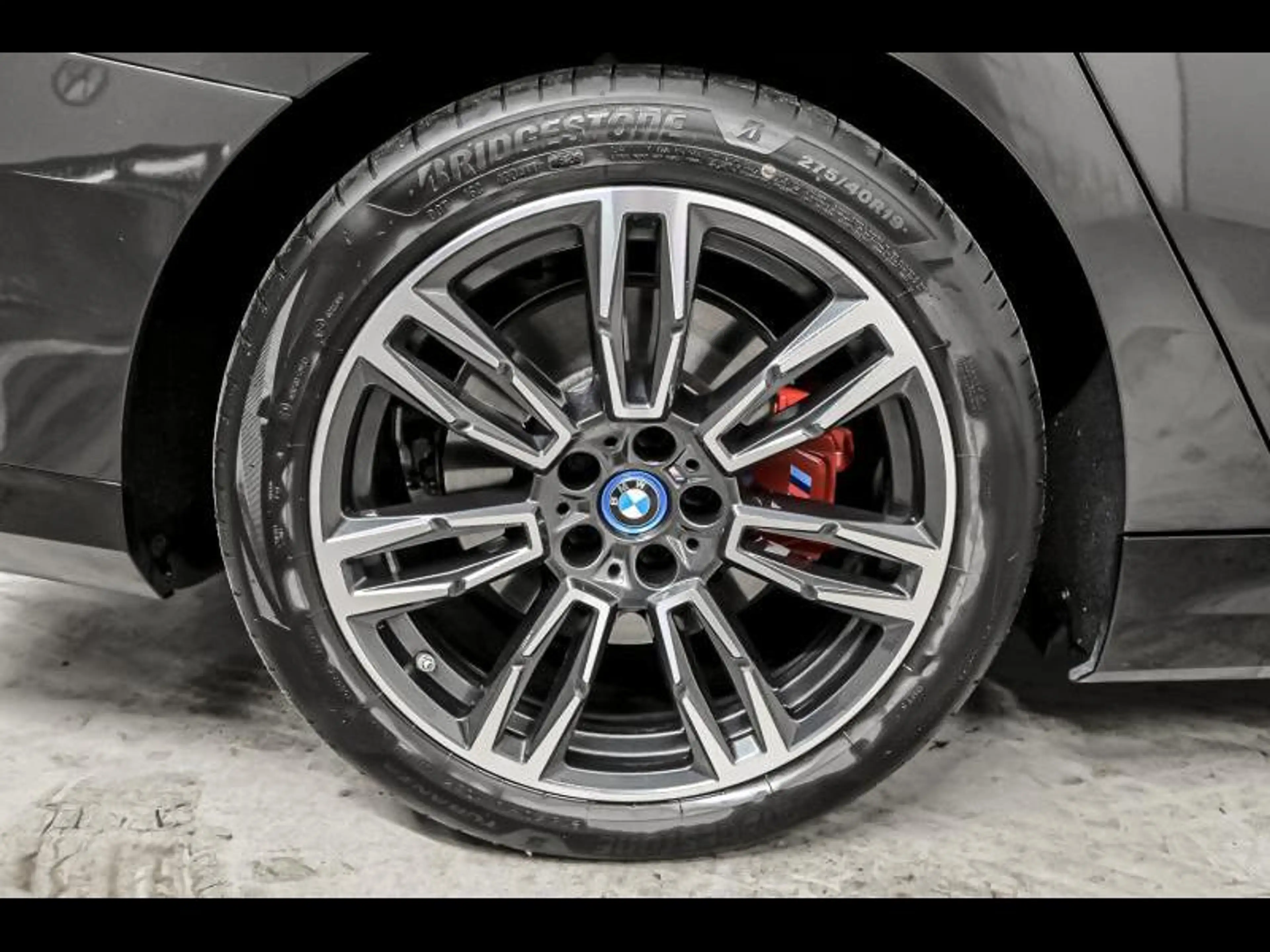 BMW i5 Touring — photo 8