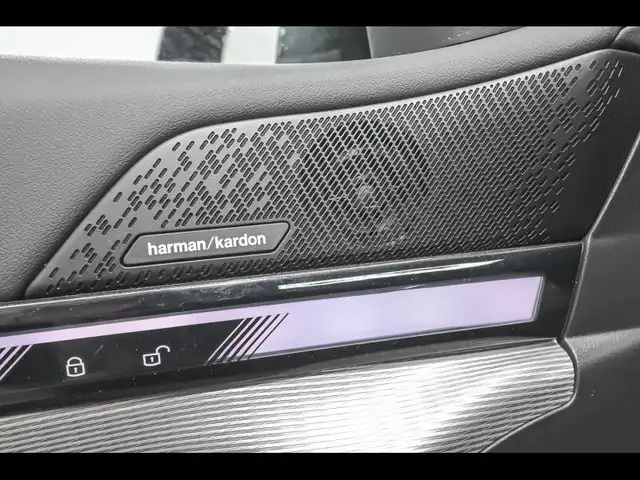 BMW I5 view 17