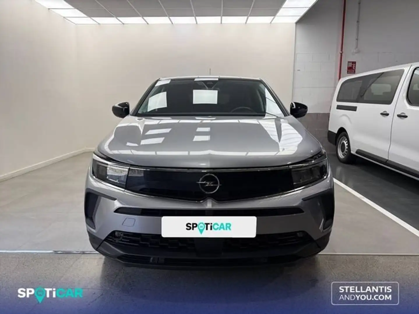 Opel Grandland 1.2 Turbo Business Edition Gris - 2