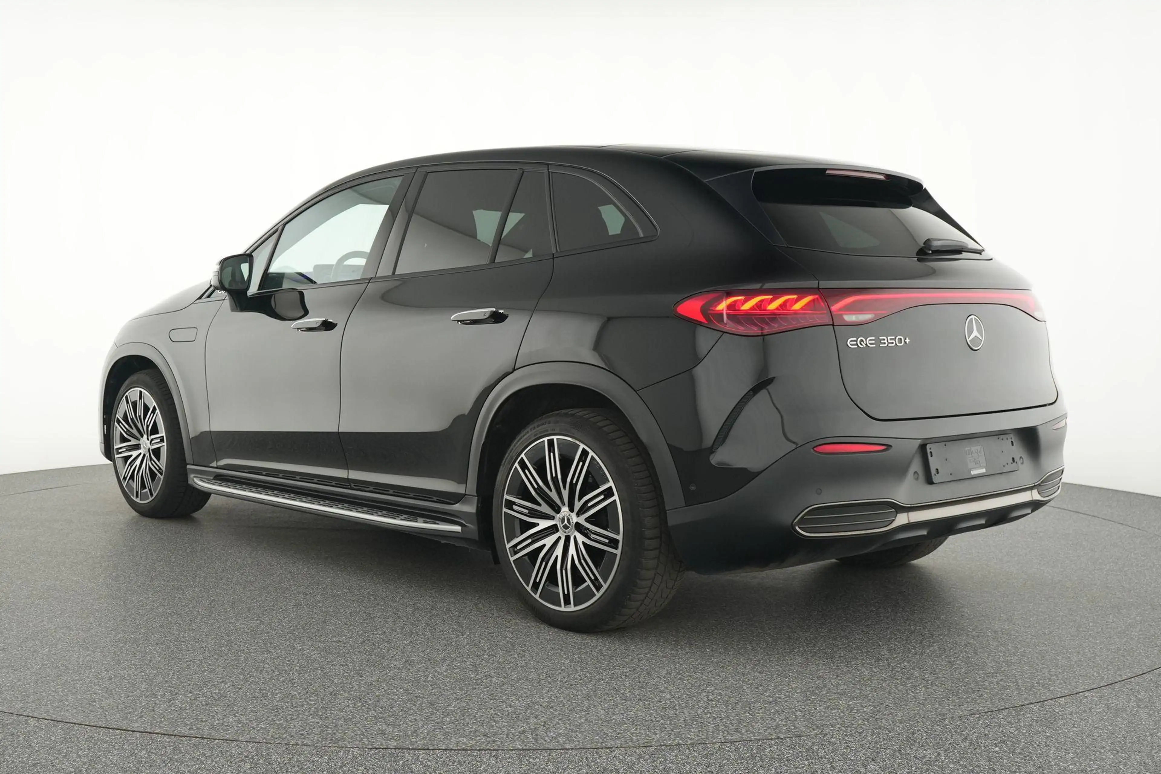 Mercedes-Benz EQE 350 350+ AMG Line — photo 3