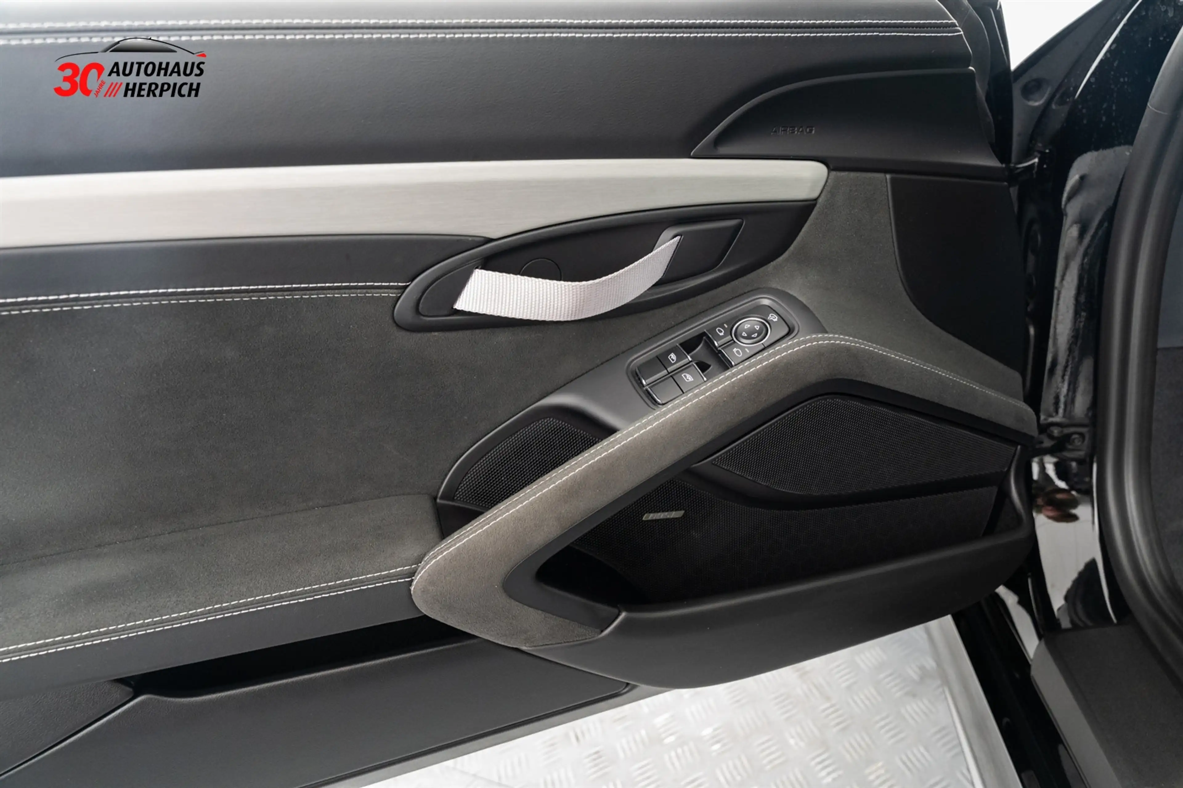 Porsche Cayman GT4 LED 18W BOSE Steinschlagschutz Approv — photo 13