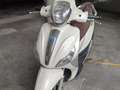 Piaggio Medley 150 Wit - thumbnail 4