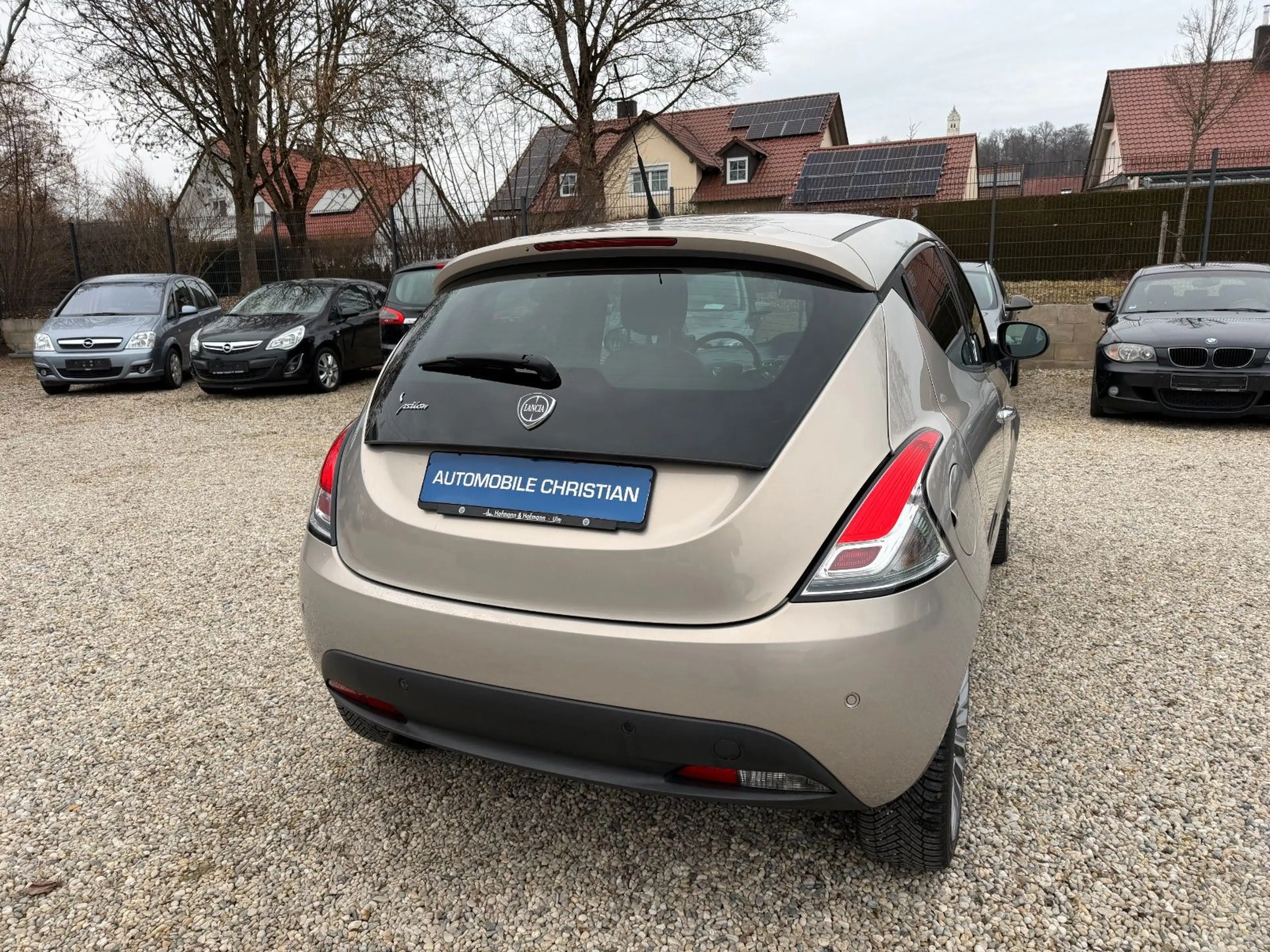 Lancia Ypsilon Platinum Xenon~Teilleder~ PDC~Tüv: Neu — photo 8