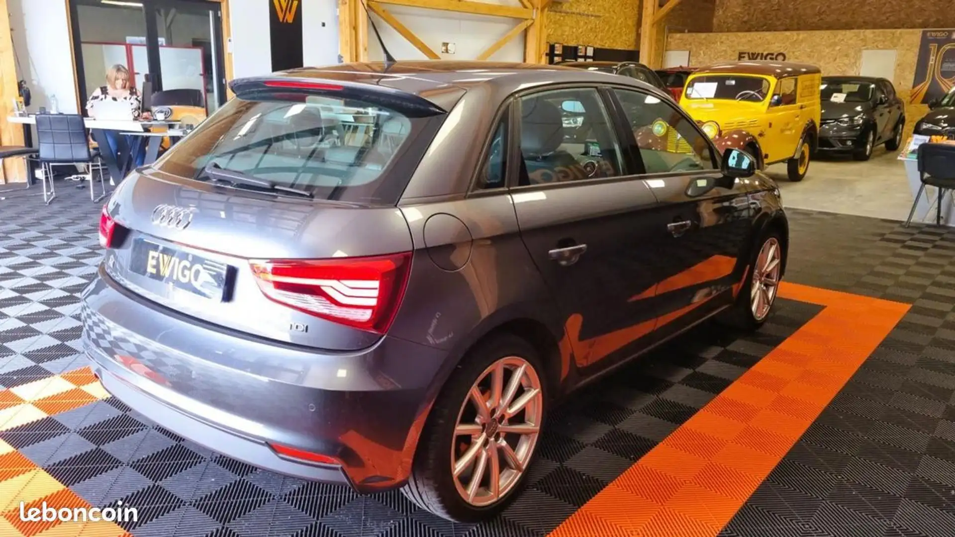 Audi A1 1.6 TDI 115 S-LINE S-TRONIC BVA Gris - 2