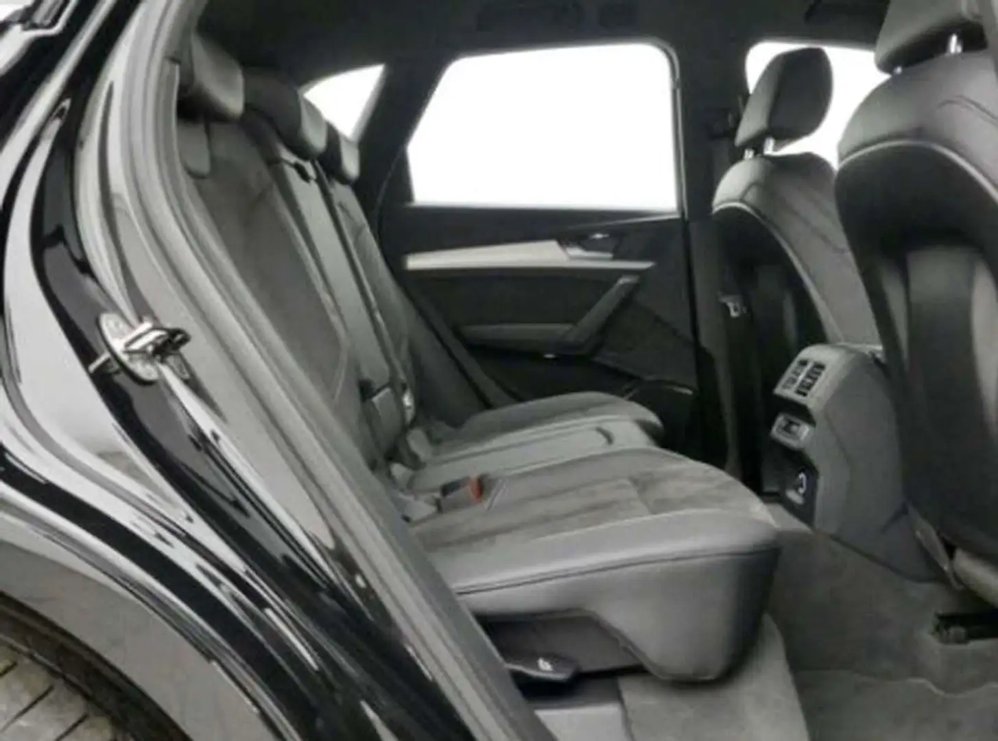 Audi Q5 55 TFSI e Black - 2