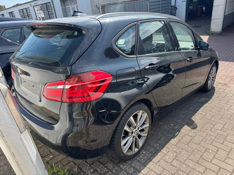 BMW 218 218i Active Tourer — photo 3
