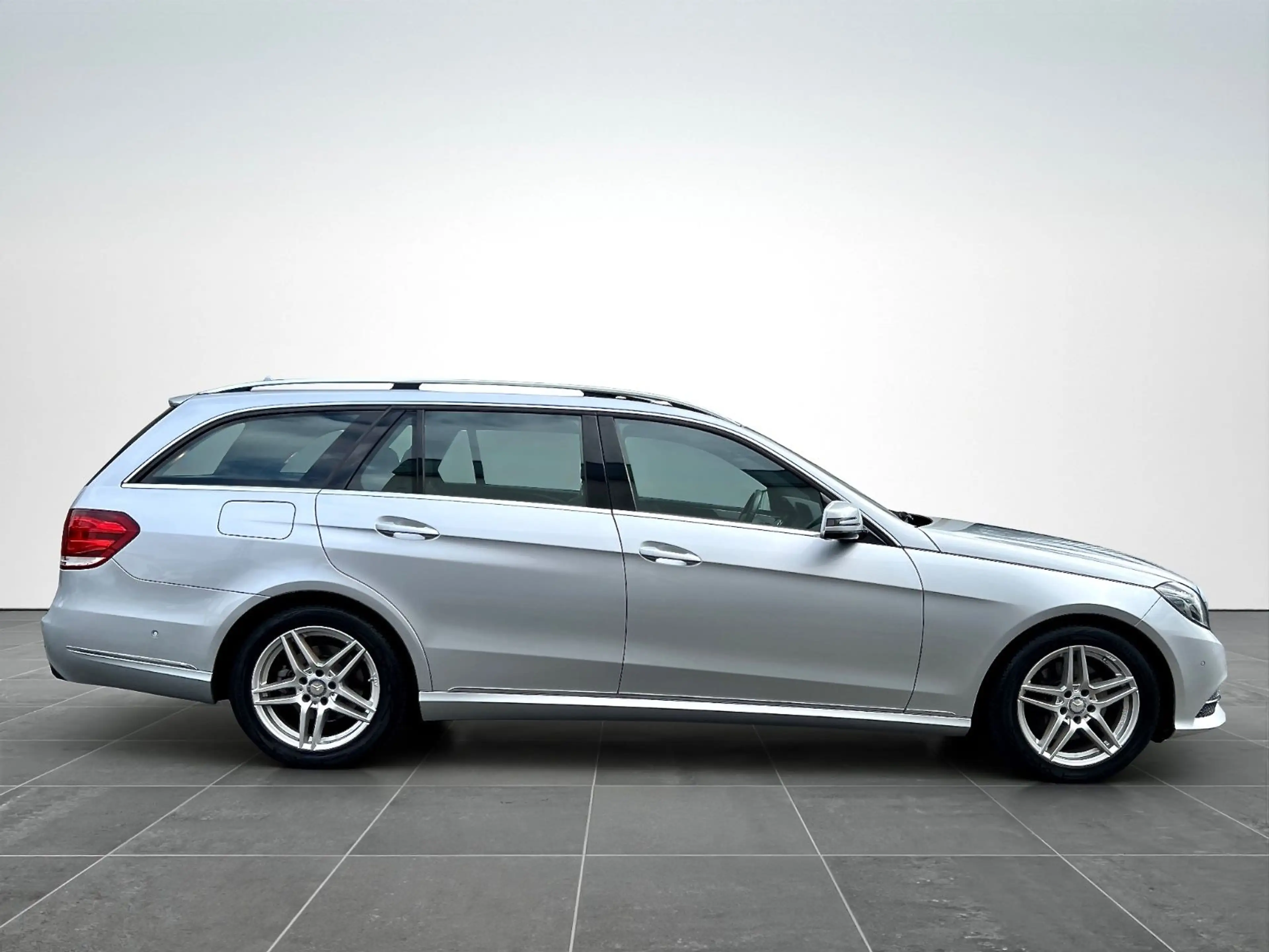 Mercedes-Benz E 350 T BT 4M*7G-Tr*LED*COMAND*SCHIEBEDACH*AHK* — photo 6