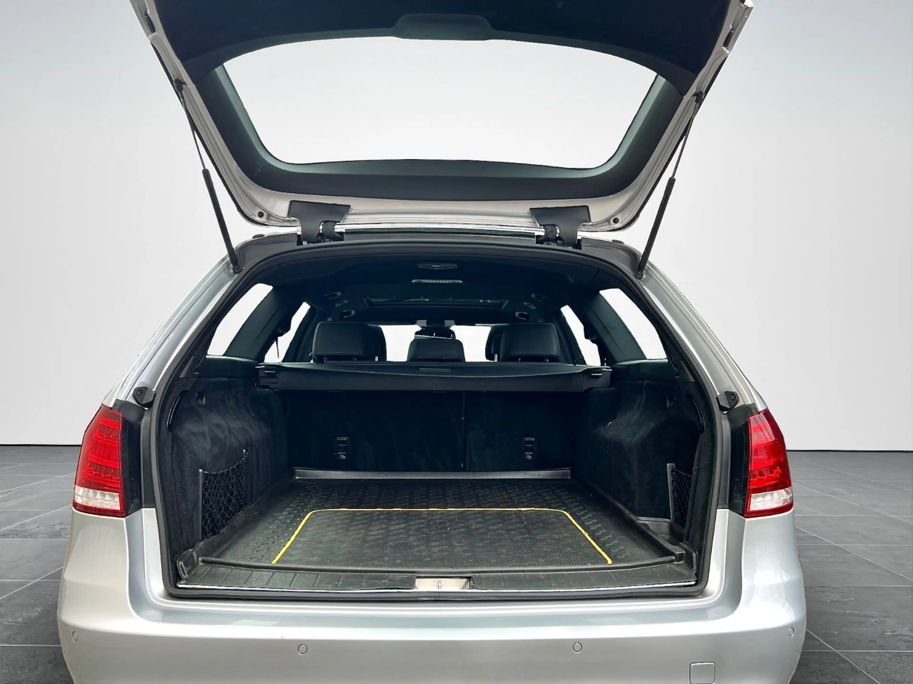 Mercedes-Benz E 350 T BT 4M*7G-Tr*LED*COMAND*SCHIEBEDACH*AHK* — photo 9