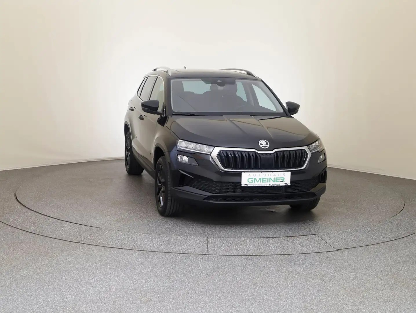 Skoda Karoq Style TSI DSG ACT Schwarz - 2