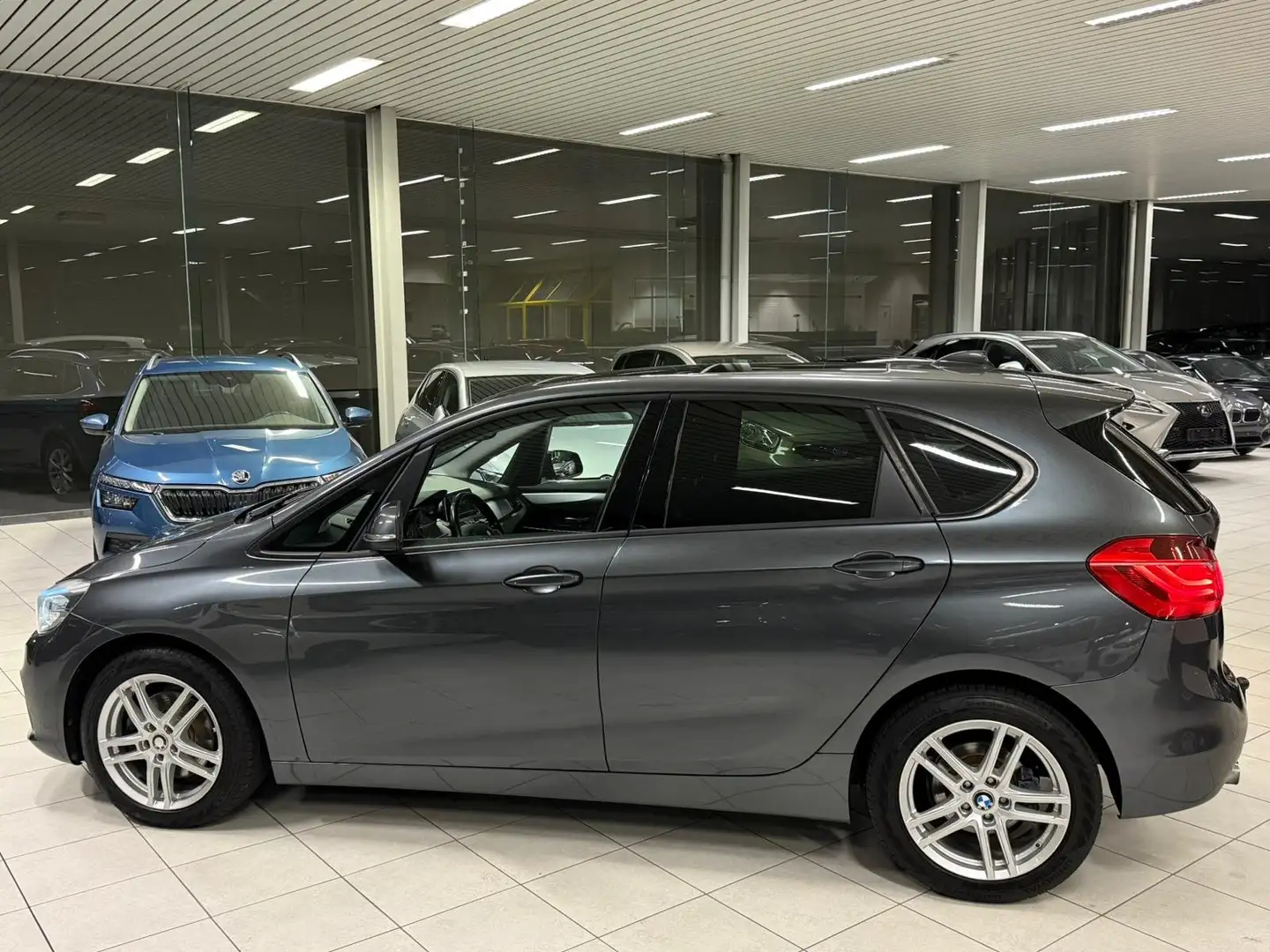 BMW 218 i 1.5 Benzine 100Kw Automatique Année 02/2015 Grijs - 2