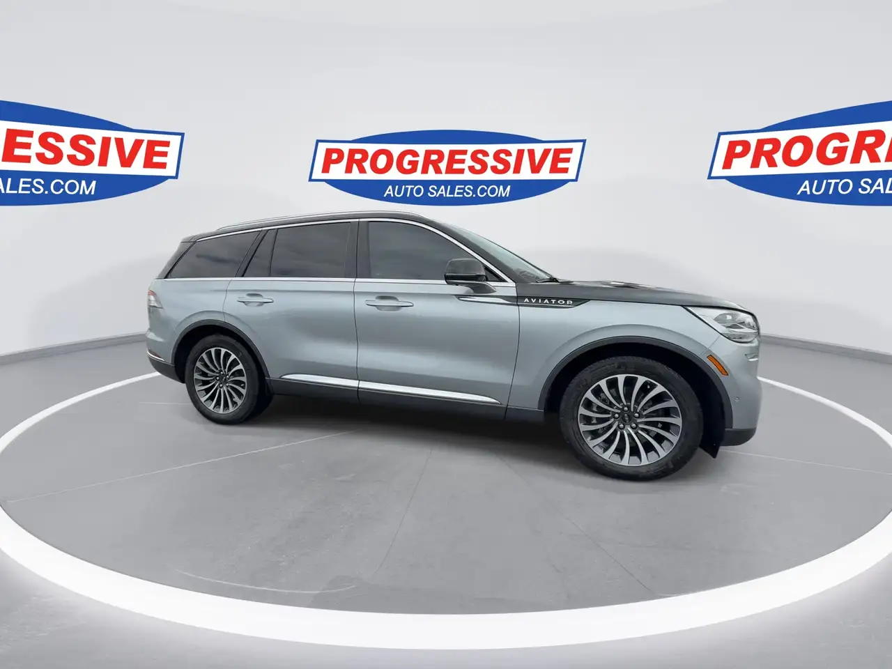 Lincoln Aviator снимка Lincoln Aviator