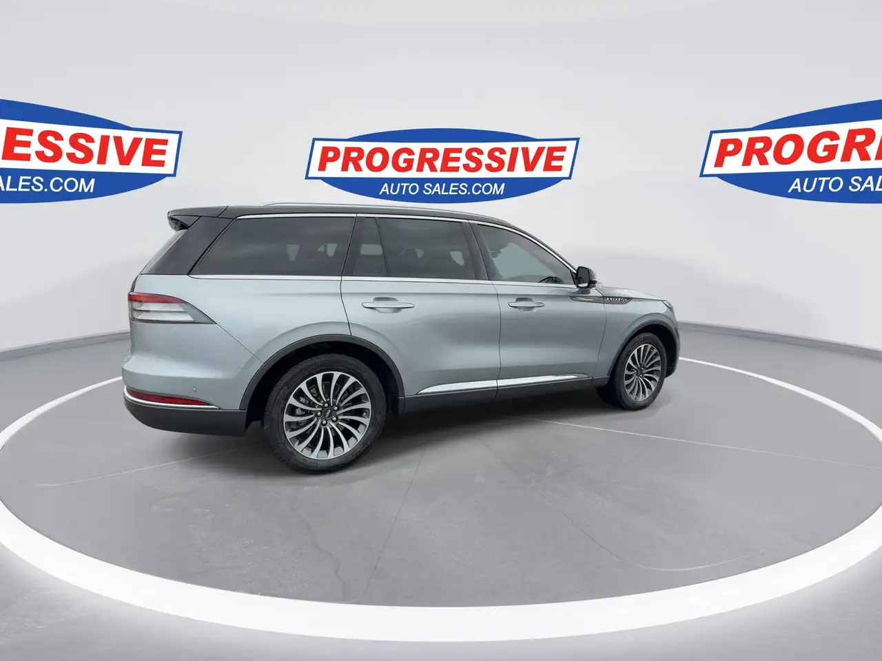 Lincoln Aviator снимка Lincoln Aviator