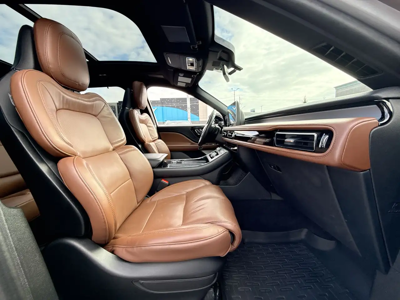 Lincoln Aviator снимка Lincoln Aviator
