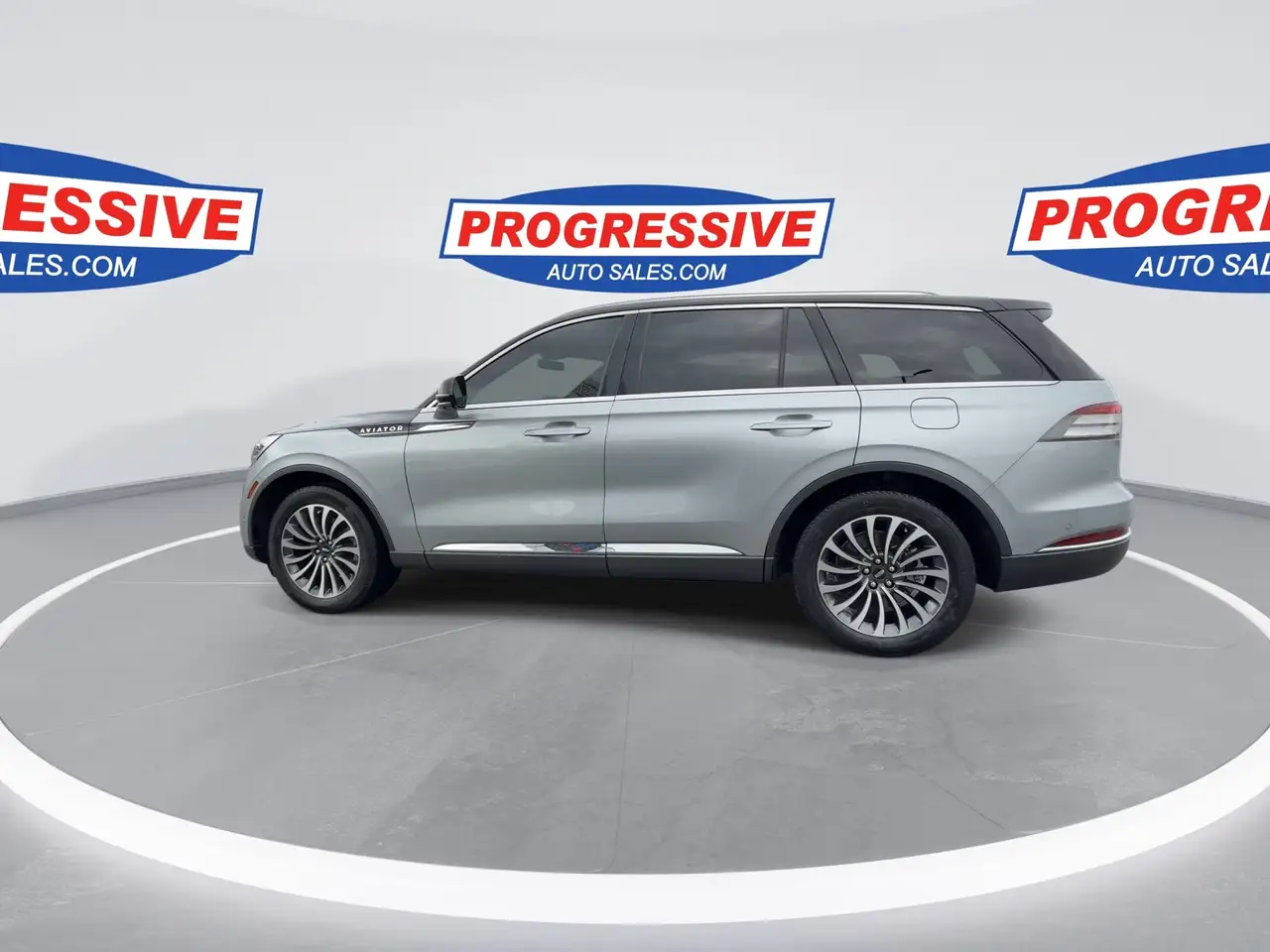 Lincoln Aviator снимка Lincoln Aviator