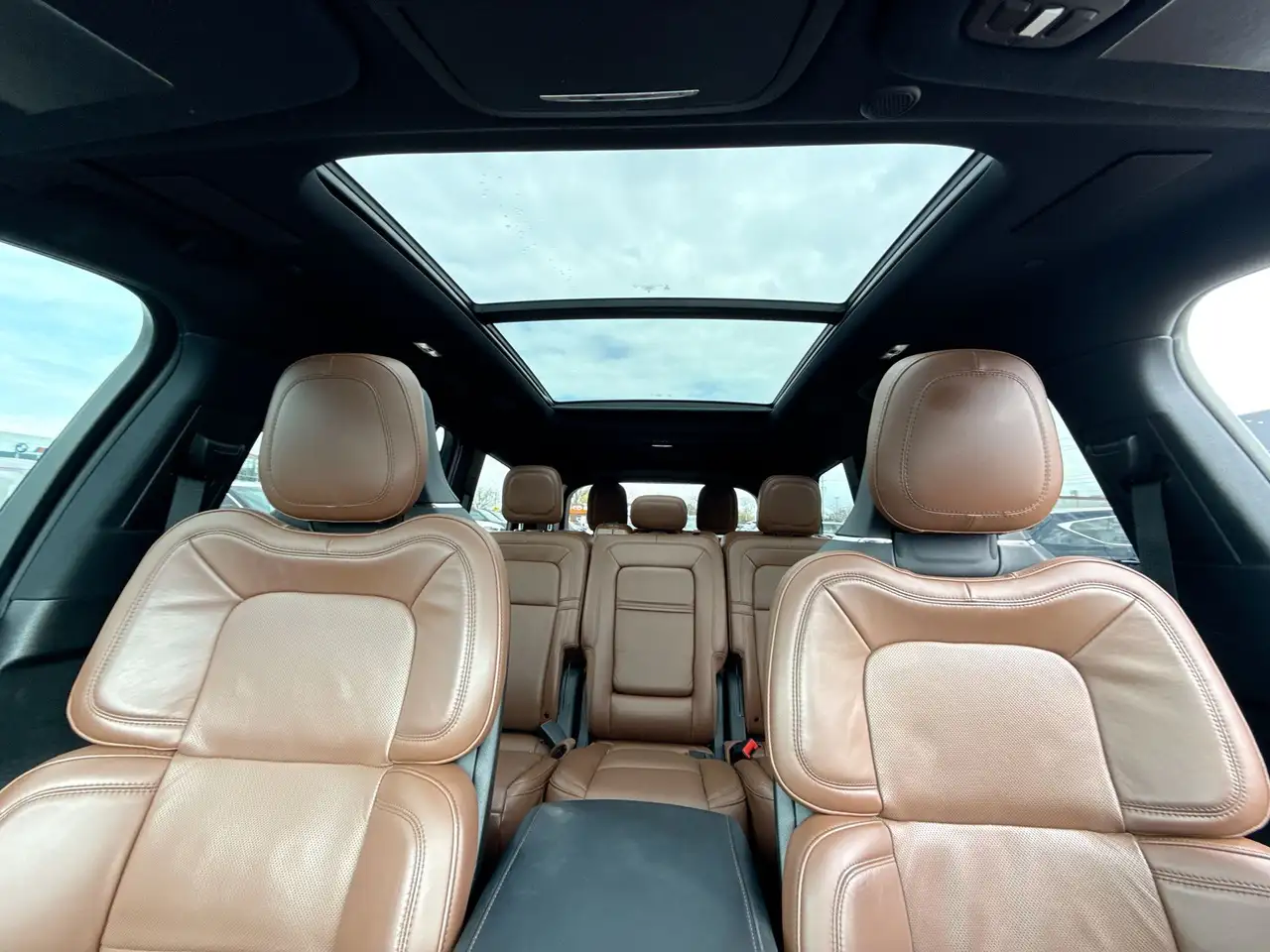 Lincoln Aviator снимка Lincoln Aviator