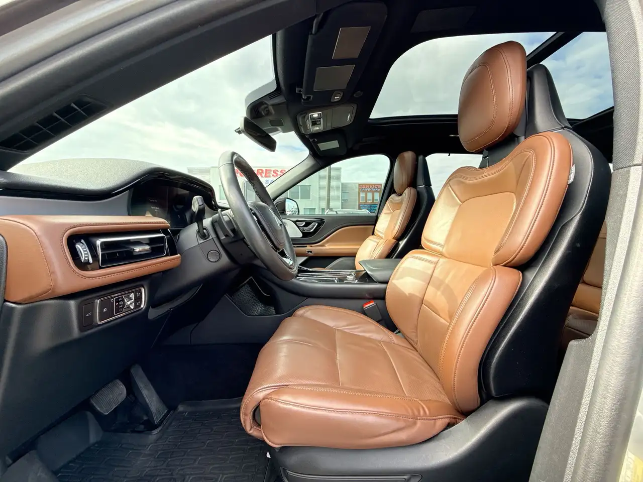 Lincoln Aviator снимка Lincoln Aviator