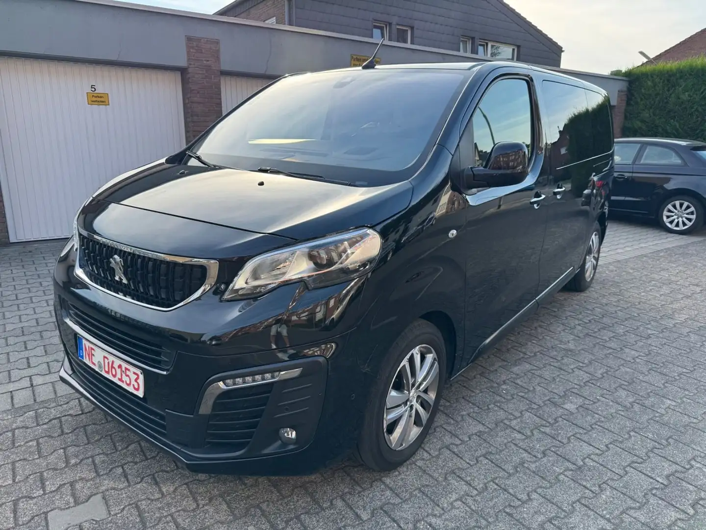 Peugeot Traveller Allure L2-Leder-Pano-Kam-SH-8 Sitze Noir - 1