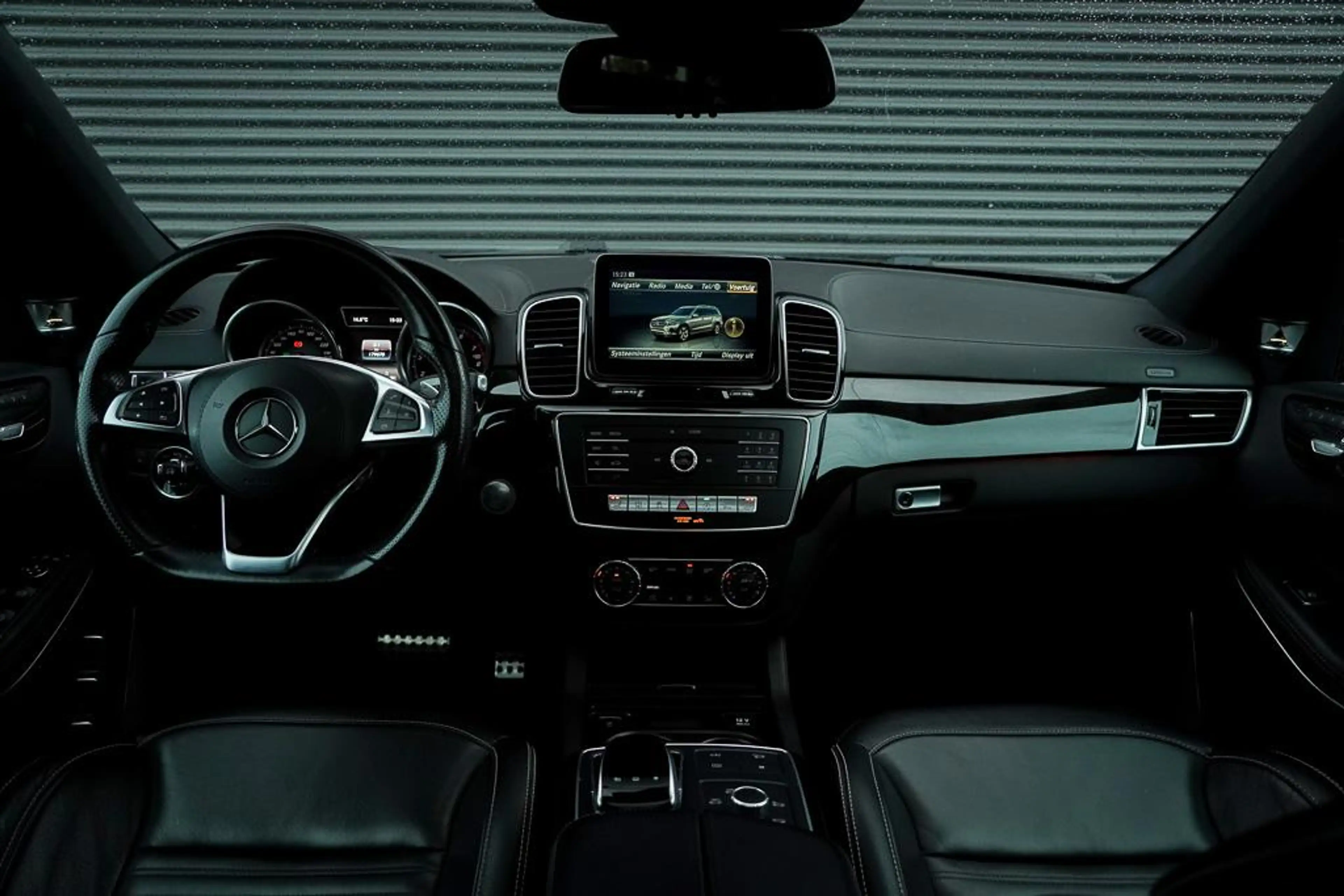 Mercedes-Benz GLS 500 4MATIC AMG / Pano / 7 Pers / B&O / Luchtvering / T — photo 6