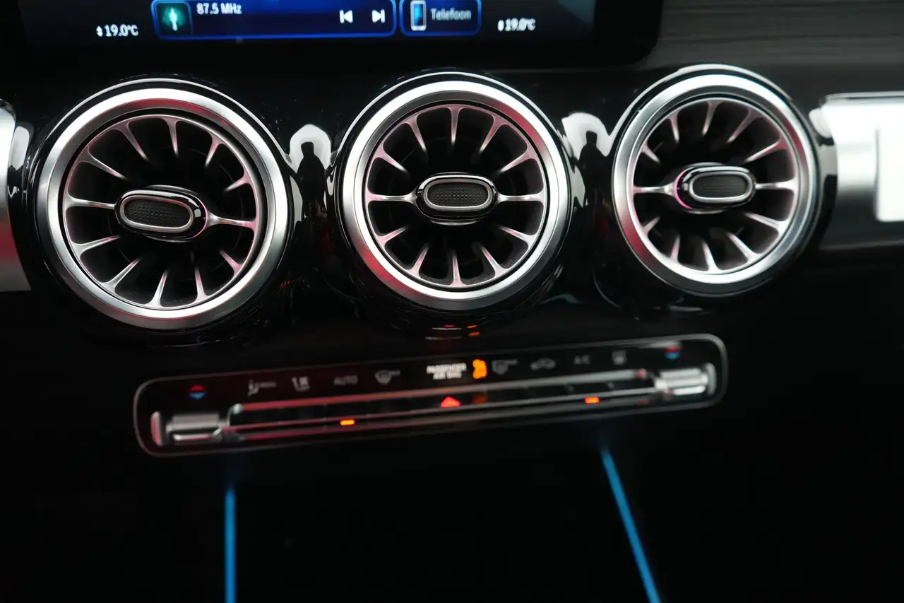 Mercedes-Benz EQB Luxury Line Premium 7Pl. LEDER/CUIR LED GPS PDC 36, миниатюра 29