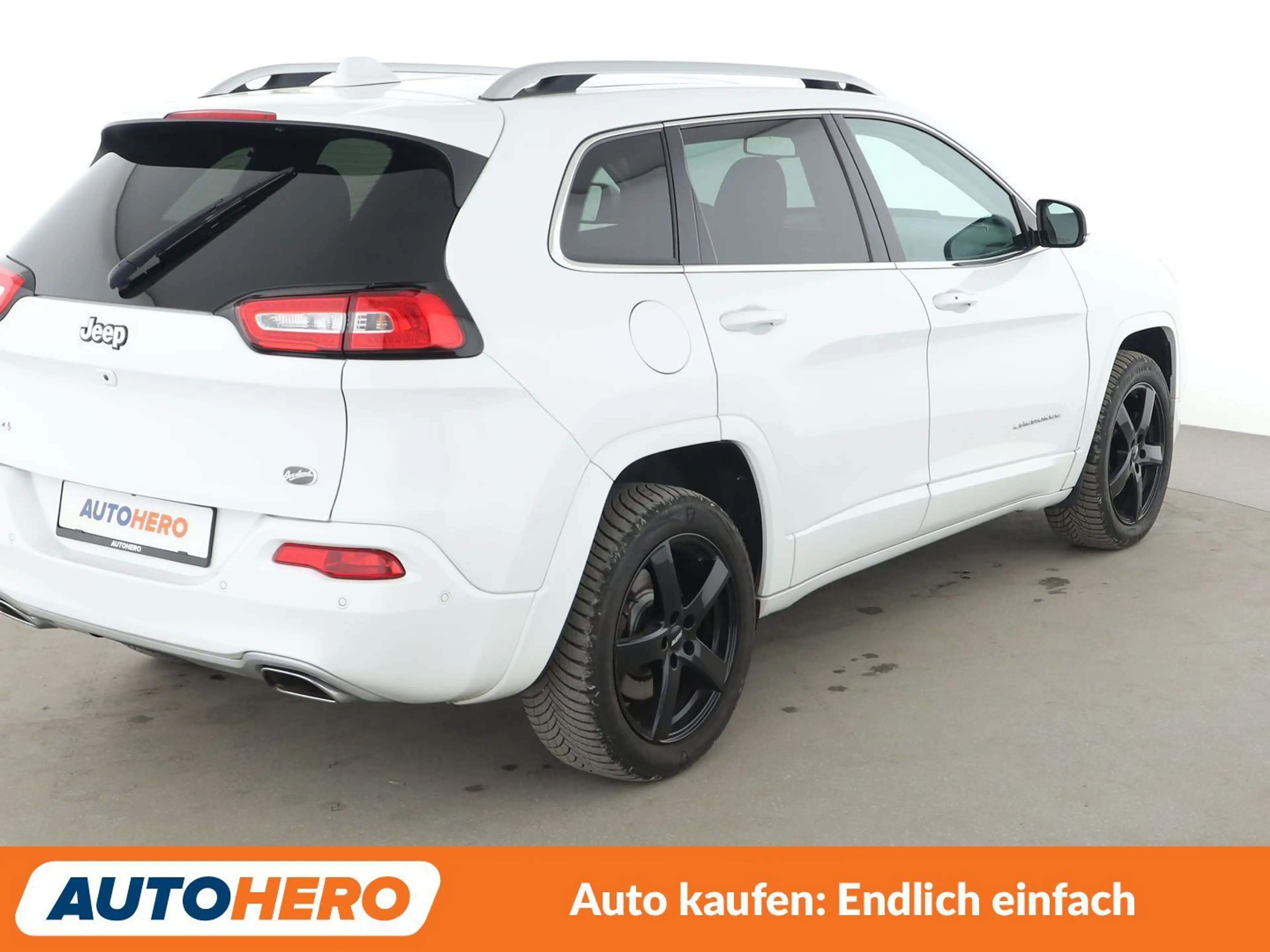 Jeep Cherokee 2.2 M-Jet Overland 4WD Aut.*NAVI*BI-XENON*ACC*CAM* — photo 6