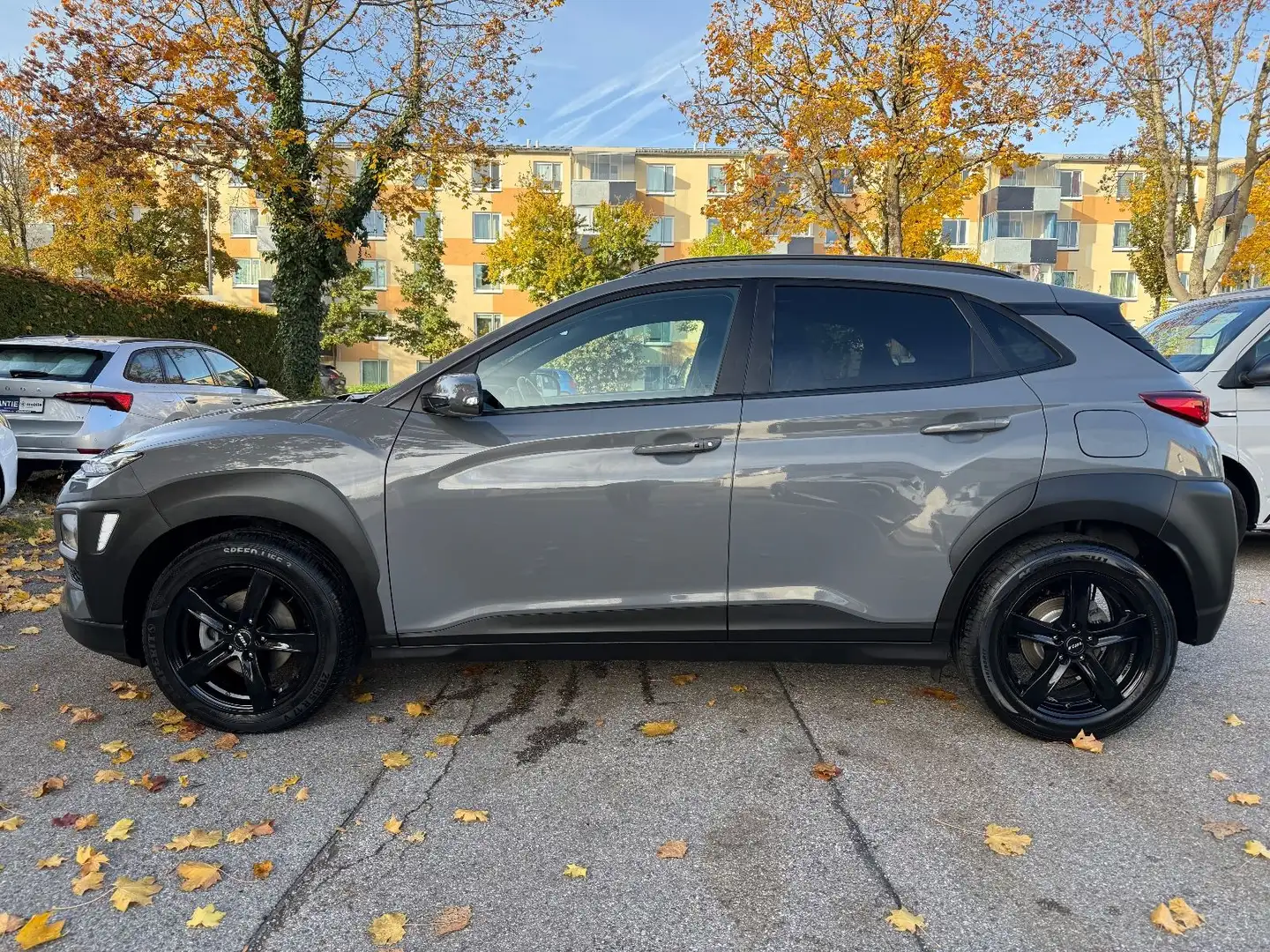 Hyundai KONA 1.0 T-GDI YES! +/AHK/LED/NAVI/8xALU/HUP/KAM Gris - 2