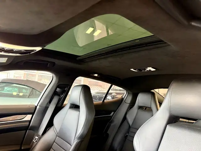 Porsche Panamera view 7