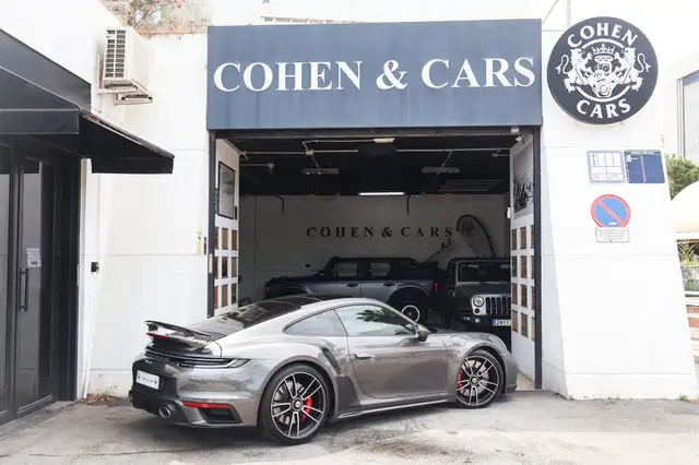 Porsche 992 view 10