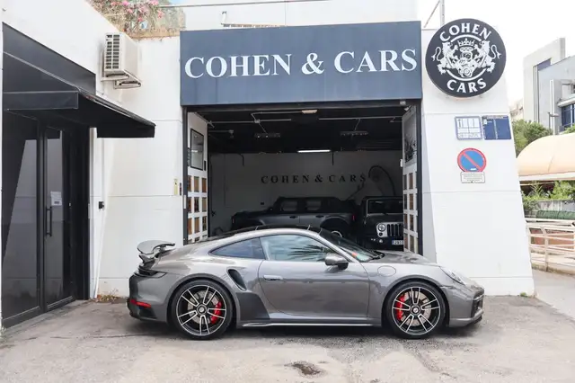Porsche 992 view 4