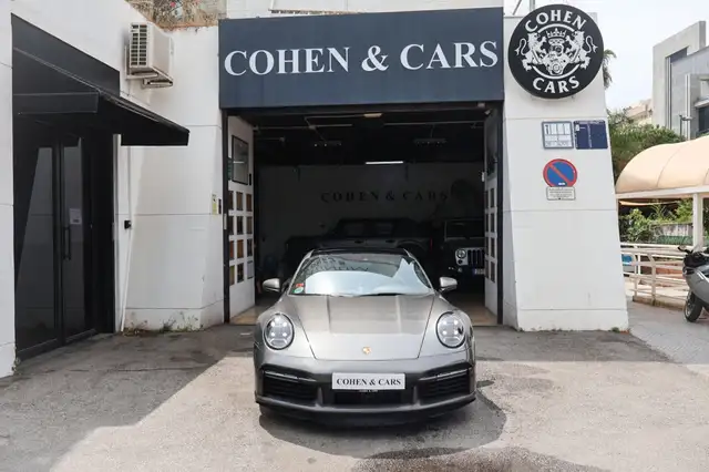 Porsche 992 view 2