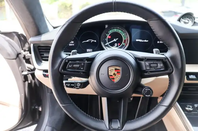 Porsche 992 view 11