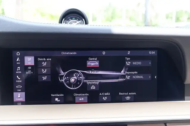 Porsche 911 view 24