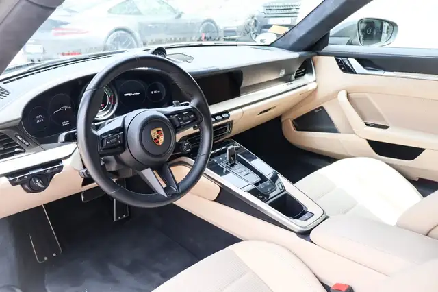 Porsche 911 view 16