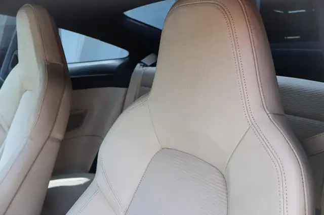 Porsche 911 view 19