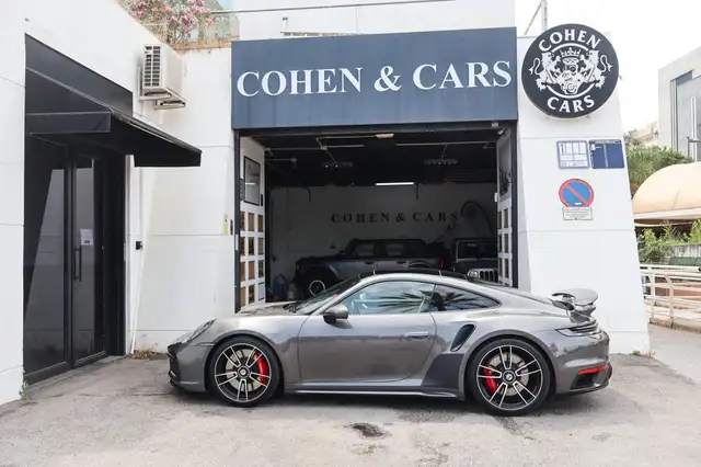 Porsche 992 view 5