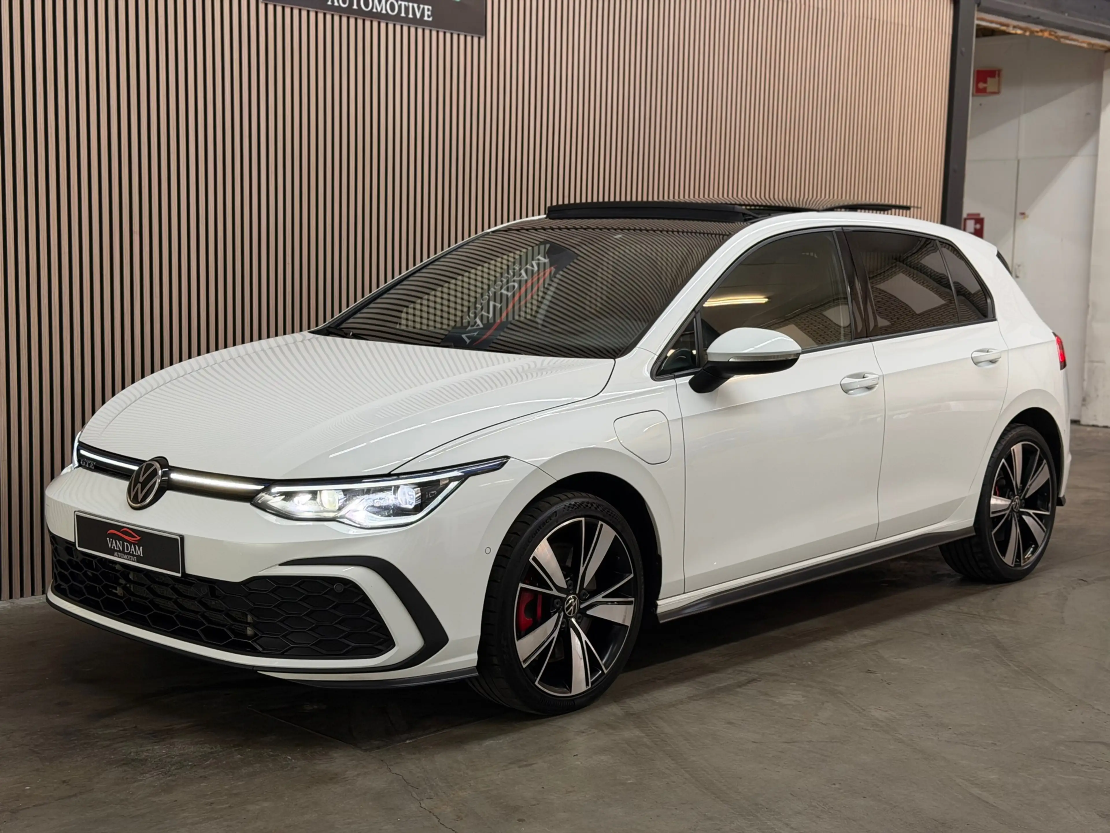 Volkswagen Golf GTE 1.4 eHybrid 2021 PANO IQ-LIGHTS CAMERA TREKHAAK — photo 4