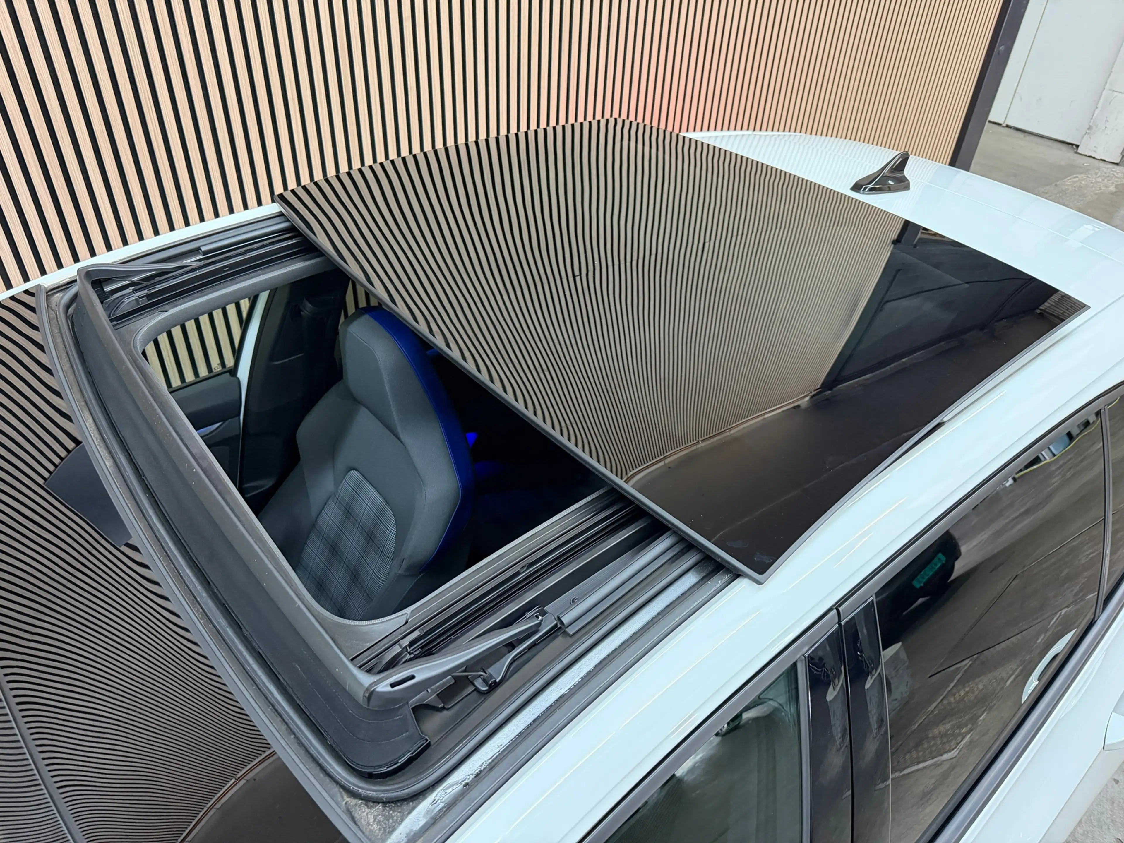 Volkswagen Golf GTE 1.4 eHybrid 2021 PANO IQ-LIGHTS CAMERA TREKHAAK — photo 35