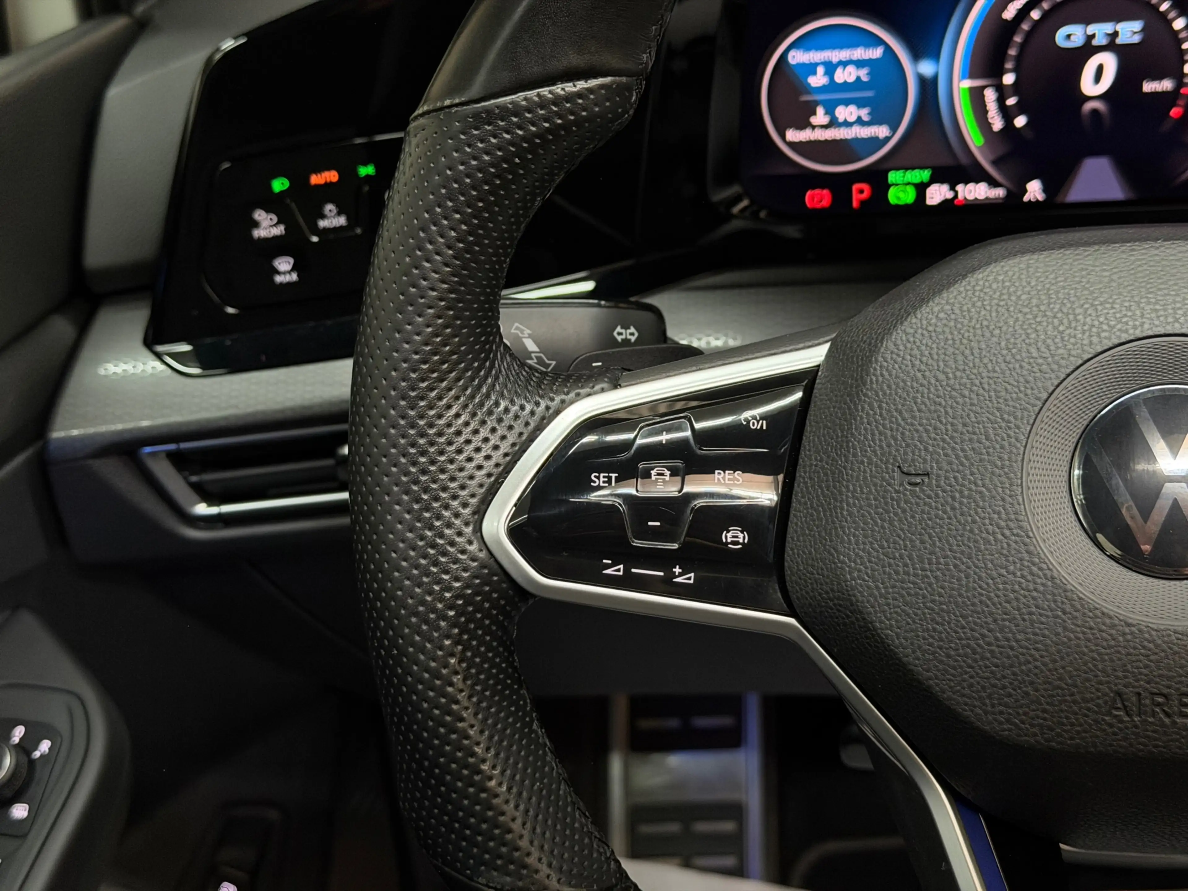 Volkswagen Golf GTE 1.4 eHybrid 2021 PANO IQ-LIGHTS CAMERA TREKHAAK — photo 21