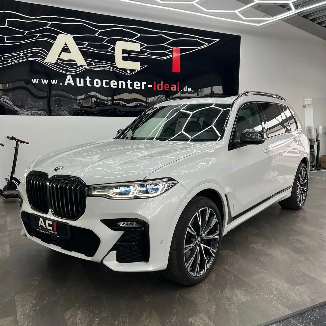 BMW X7 M50i xdrive,Laser,SkyPan.,StH.,AHK.,7-S,HeUp Weiß - 2