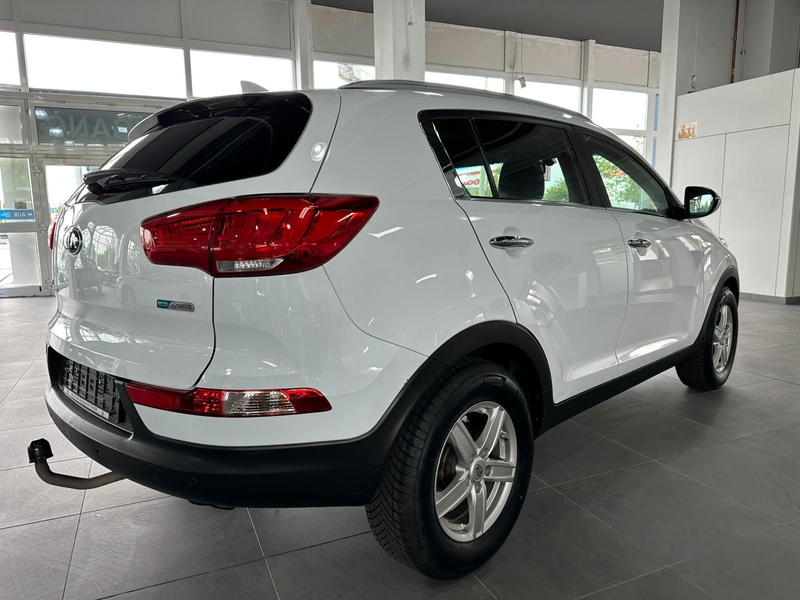 Kia Sportage Spirit 2WD*PDC*Kam*Navi*AHK*Xenon*Leder — photo 5