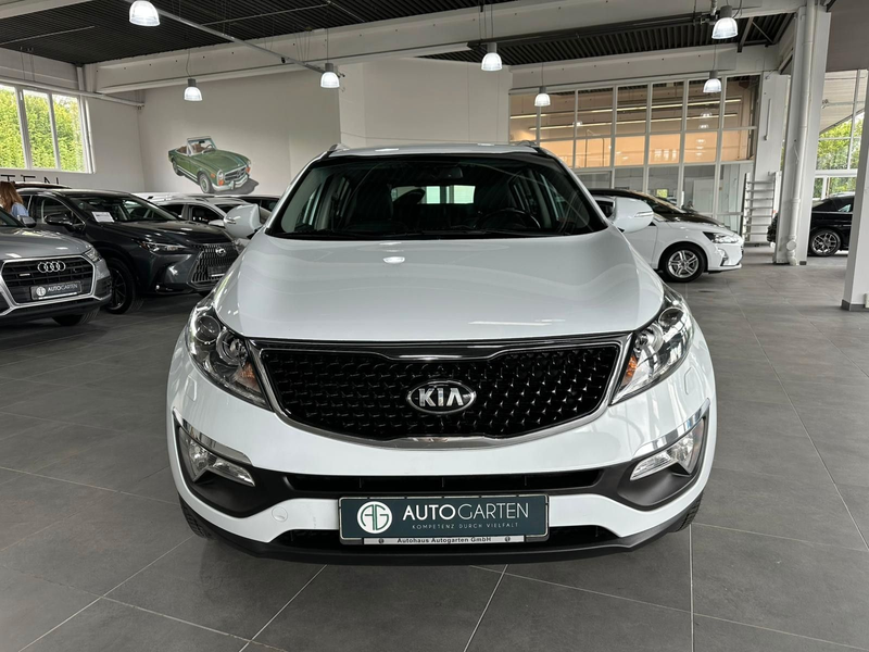 Kia Sportage Spirit 2WD*PDC*Kam*Navi*AHK*Xenon*Leder — photo 2
