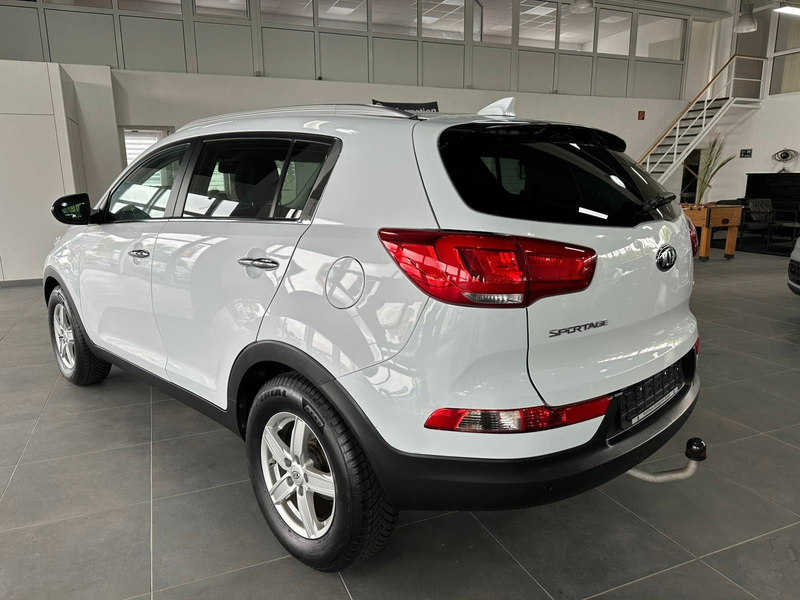 Kia Sportage Spirit 2WD*PDC*Kam*Navi*AHK*Xenon*Leder — photo 9