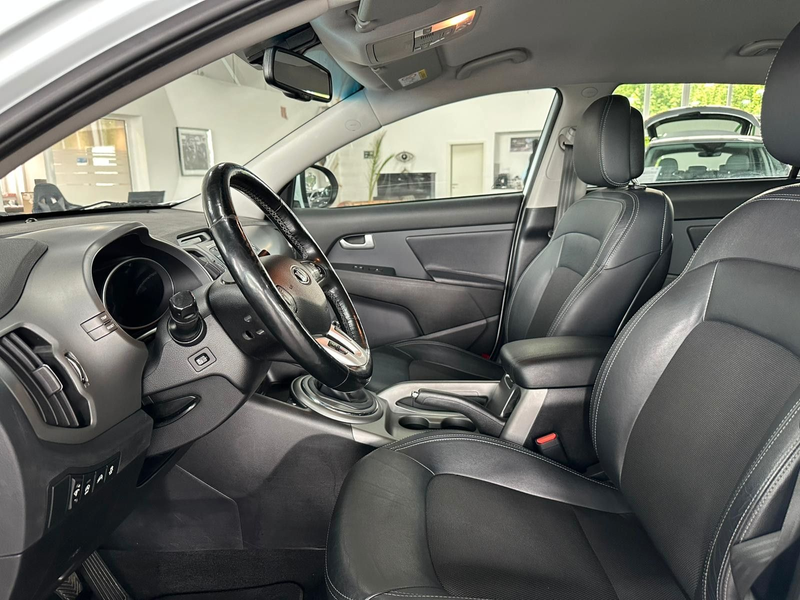 Kia Sportage Spirit 2WD*PDC*Kam*Navi*AHK*Xenon*Leder — photo 12