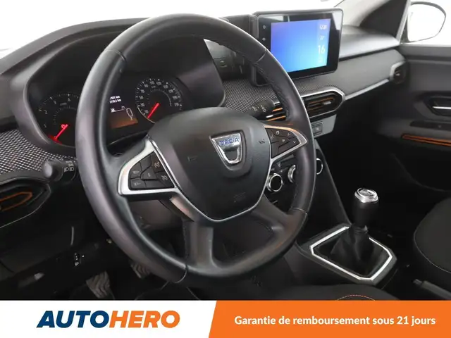 Dacia Sandero view 11