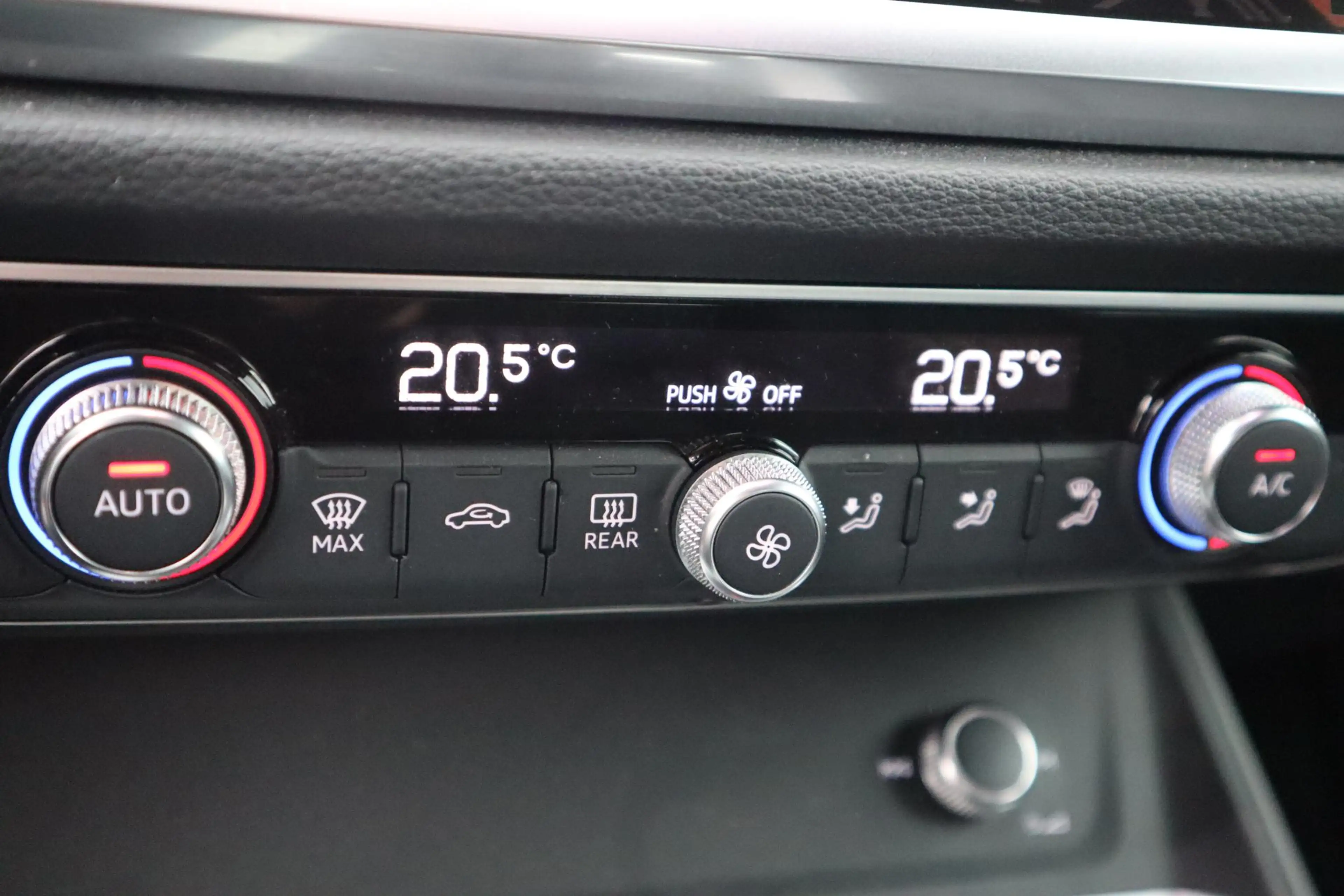 Audi Q3 35 TFSI Pro Line PARK-ASSIST|NAVIGATIE|LED|DEALERO — photo 19
