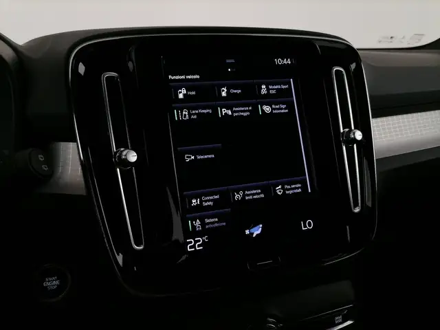 Volvo XC40 view 20