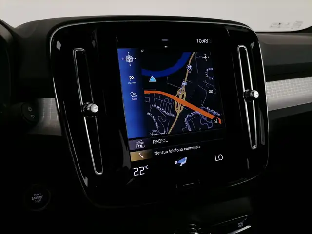 Volvo XC40 view 19