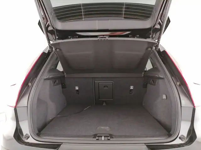 Volvo XC40 view 10