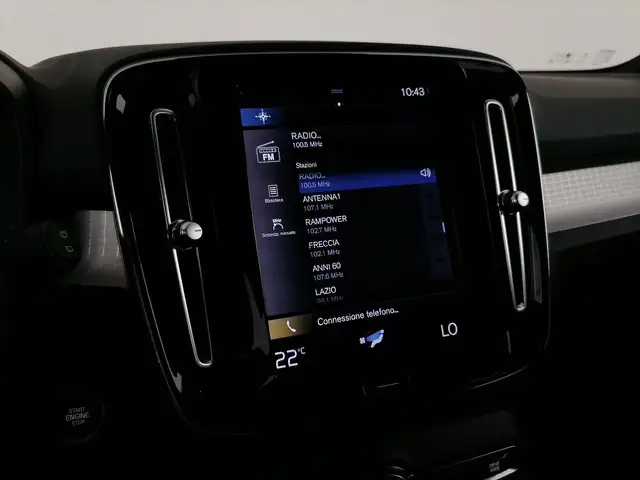 Volvo XC40 view 18