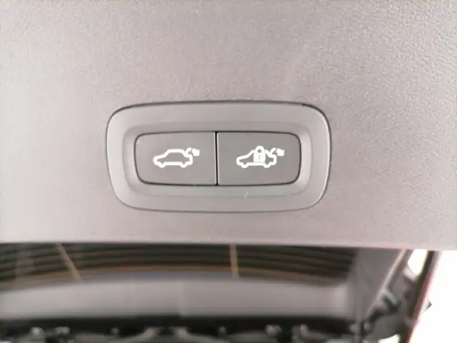 Volvo XC40 view 11